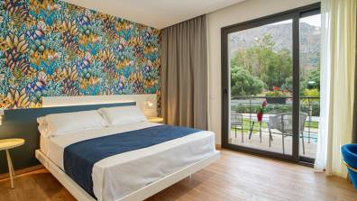 205 Superior - Ella Suites & Apartments 