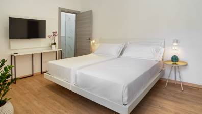 104 Suite- Ella Suites & Apartments 